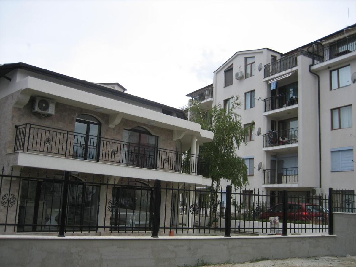 Apartment Lazur By The Sea Ravda Buitenkant foto